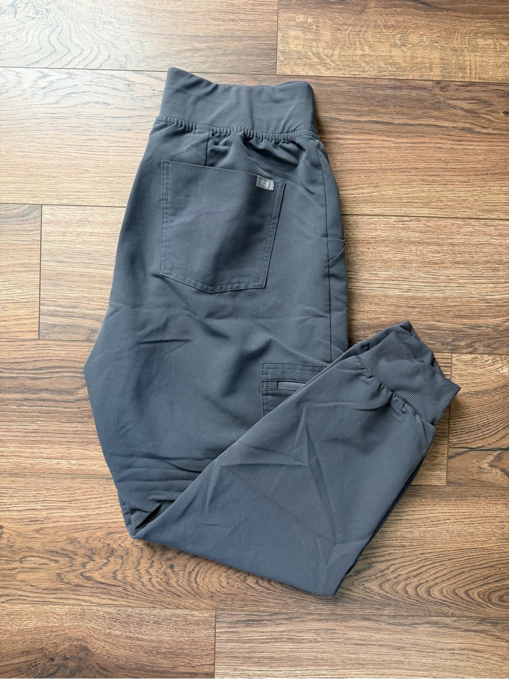 FIGS scrub pants and top